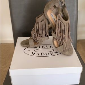 Steve Madden Barbie Taupe Size 8.5